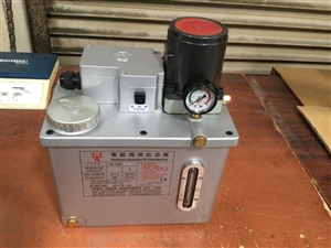 ELECTRONIC LUBRICATOR